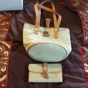 Dooney & bourke set